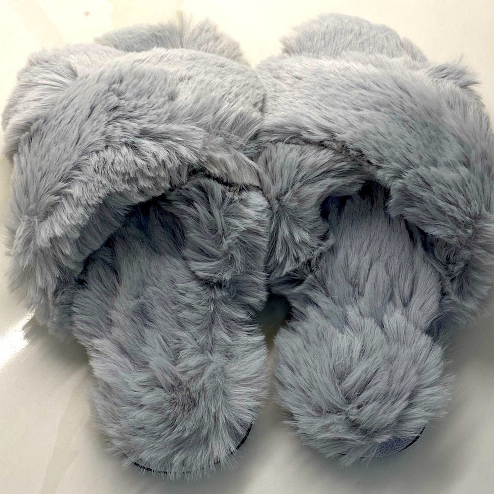 FAMIPORT SOFT SMALL SLIPPERS NEW